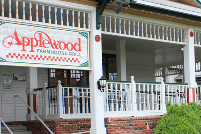 Applewood Farmhouse Grill