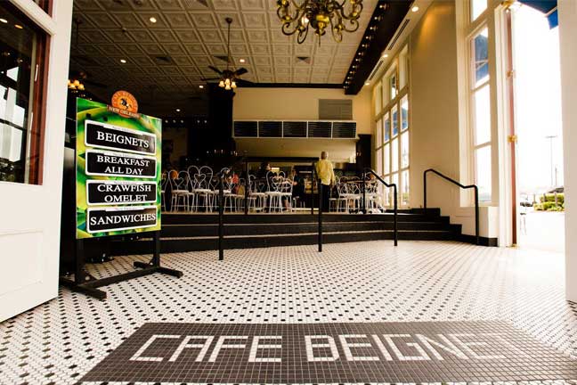 Cafe Beignet Bourbon Street