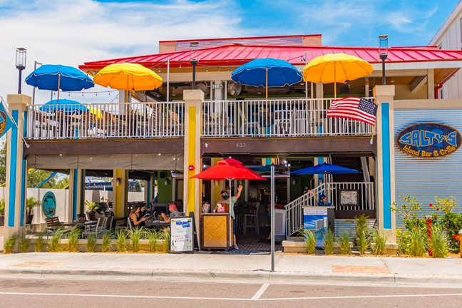 Salty’s Island Bar and Grill