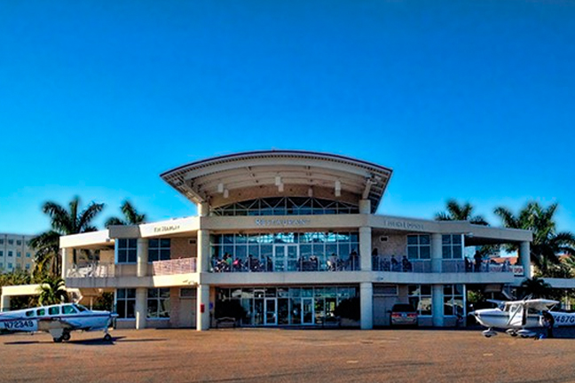 Hangar Restaurant & Flight Lounge