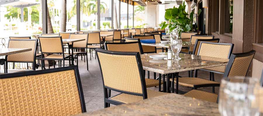 Blue Pointe Oyster Bar & Seafood Grill